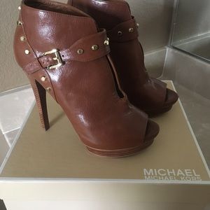 Michael Kors Ailee open toe leather booties